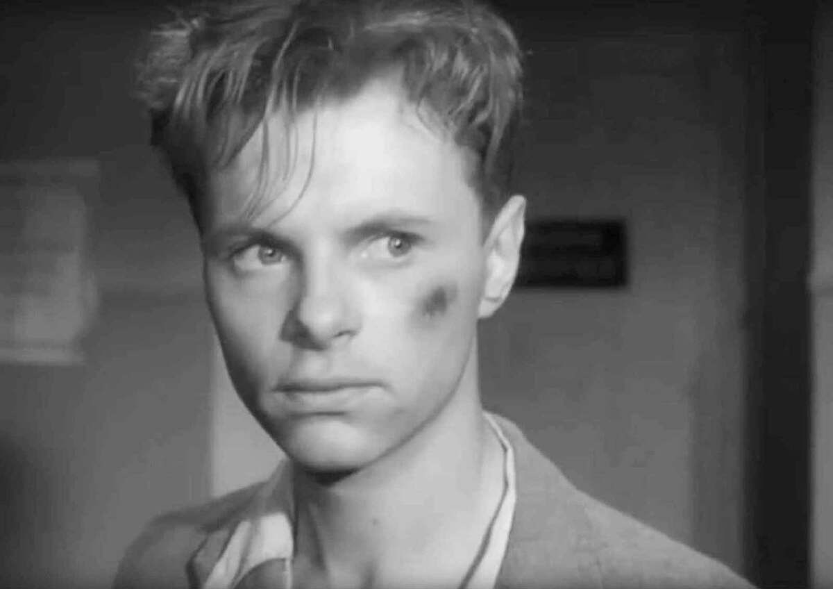 Кадр из фильма "Сын". Леонид Харитонов в роли Андрея Горяева