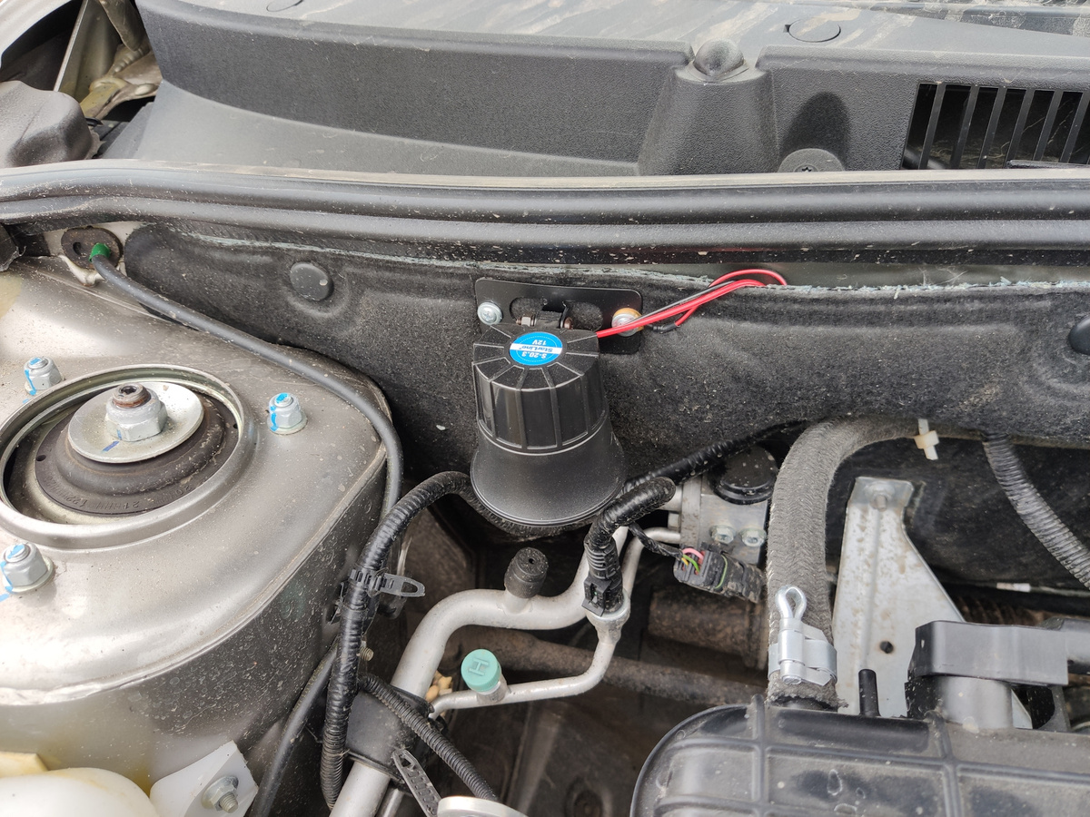 Сирена под капотом