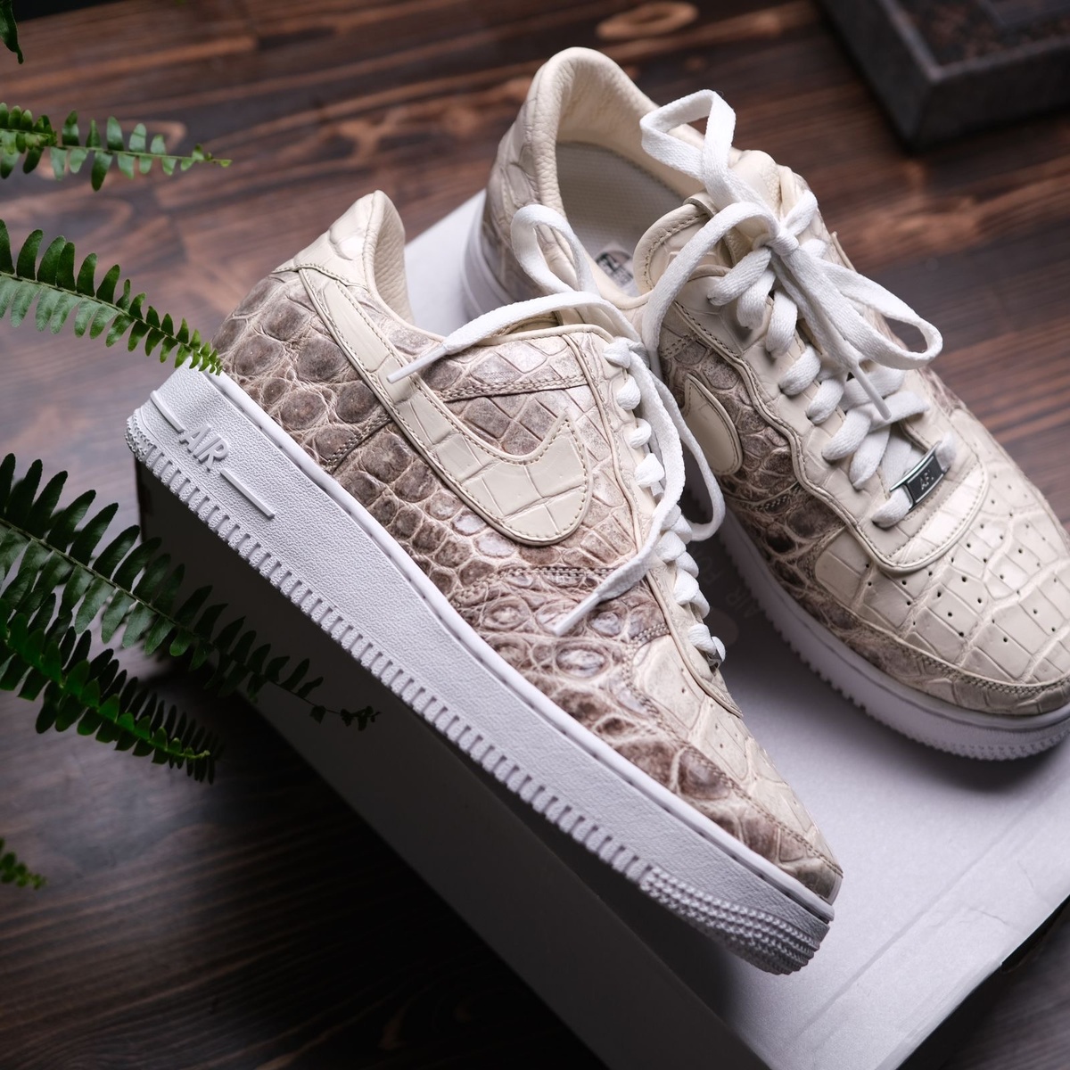 Custom Nike Air force в самой дорогой коже гималайского крокодила.