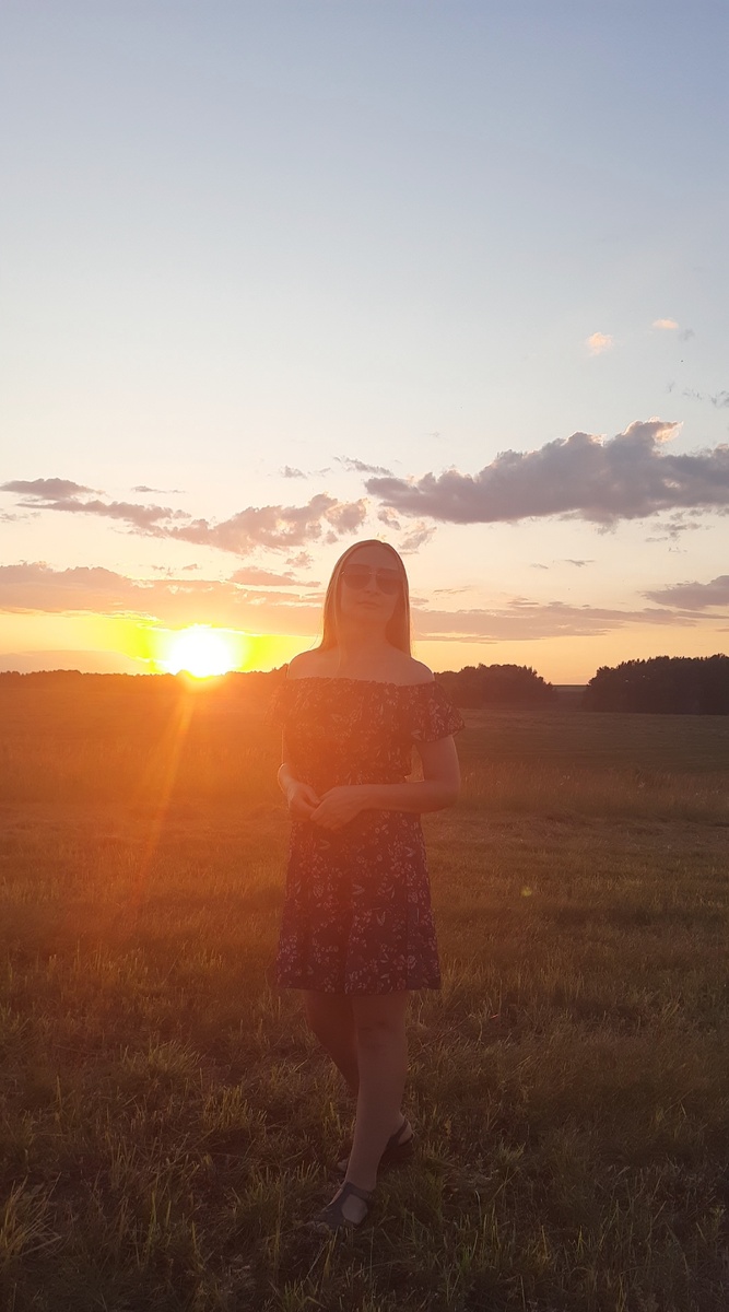 🧐#Эмоциональное_выгорание — это не «усталость». Это системное истощение на фоне длительного стресса. Часто возникает у помогающих специалистов, перфекционистов и тех, кто не умеет отдыхать.🔍Признаки выгорания:🟣Утром нет сил встать даже после сна🟣Резкая потеря мотивации🟣Циничность и раздражительность🟣Чувство бесполезности🟣Частые простуды, головные боли, нарушения сна💡 Что делать:✔️Перестать давить на себя✔️Пересмотреть границы и приоритеты✔️Дать себе отдых без чувства вины✔️По возможности — обратиться к специалистуГлавное: выгорание не проходит само. Его нужно осознать и лечить.Psiholog32.ru