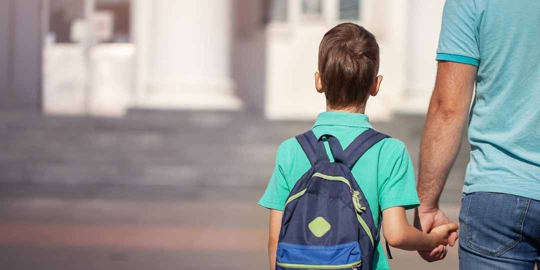 «Мама, я больше не пойду в школу»: что делать, если ребёнку не нравится учитель?