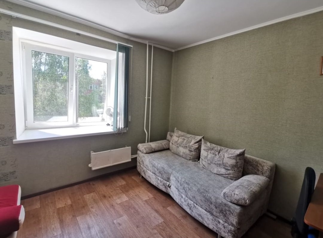 Фотография спальни из объявления прежних владельцев квартиры