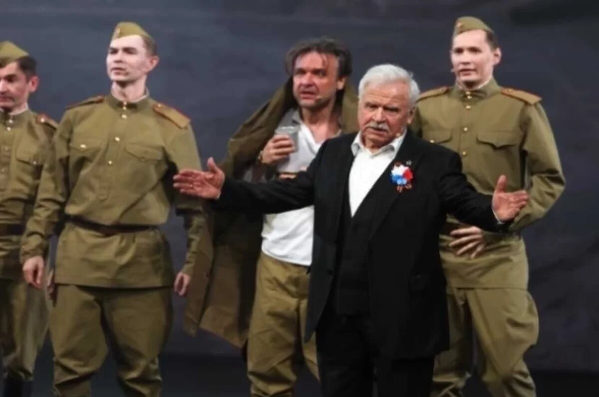    Никоненко заявил, что на таких людях, как Тёркин, земля держится