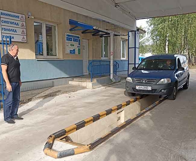 Перед выездом с территории – осмотр автомобиля