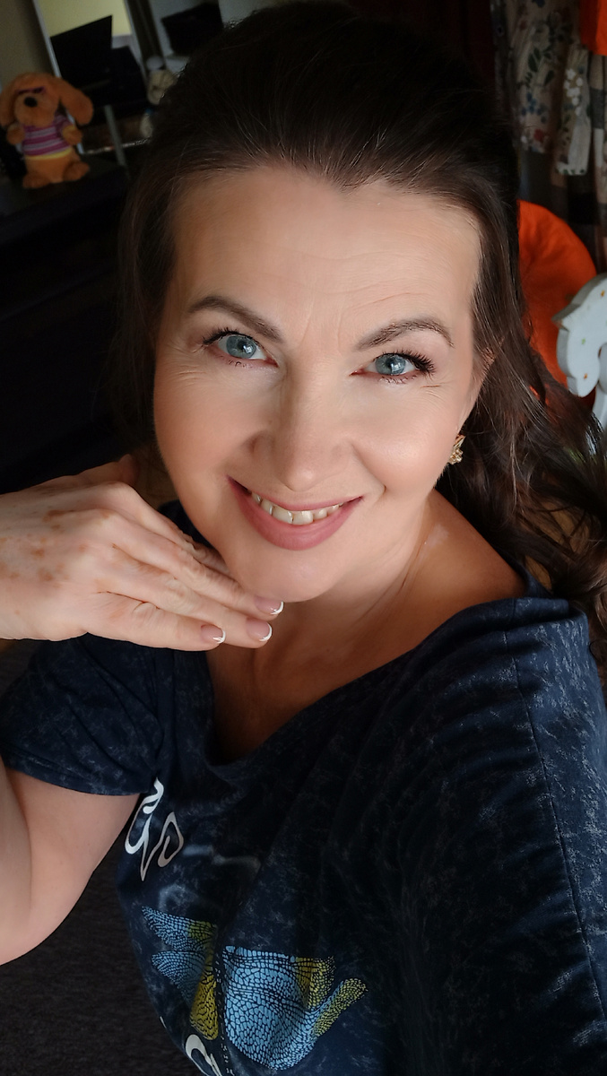 Это я перед фотосессией на свой день рождения