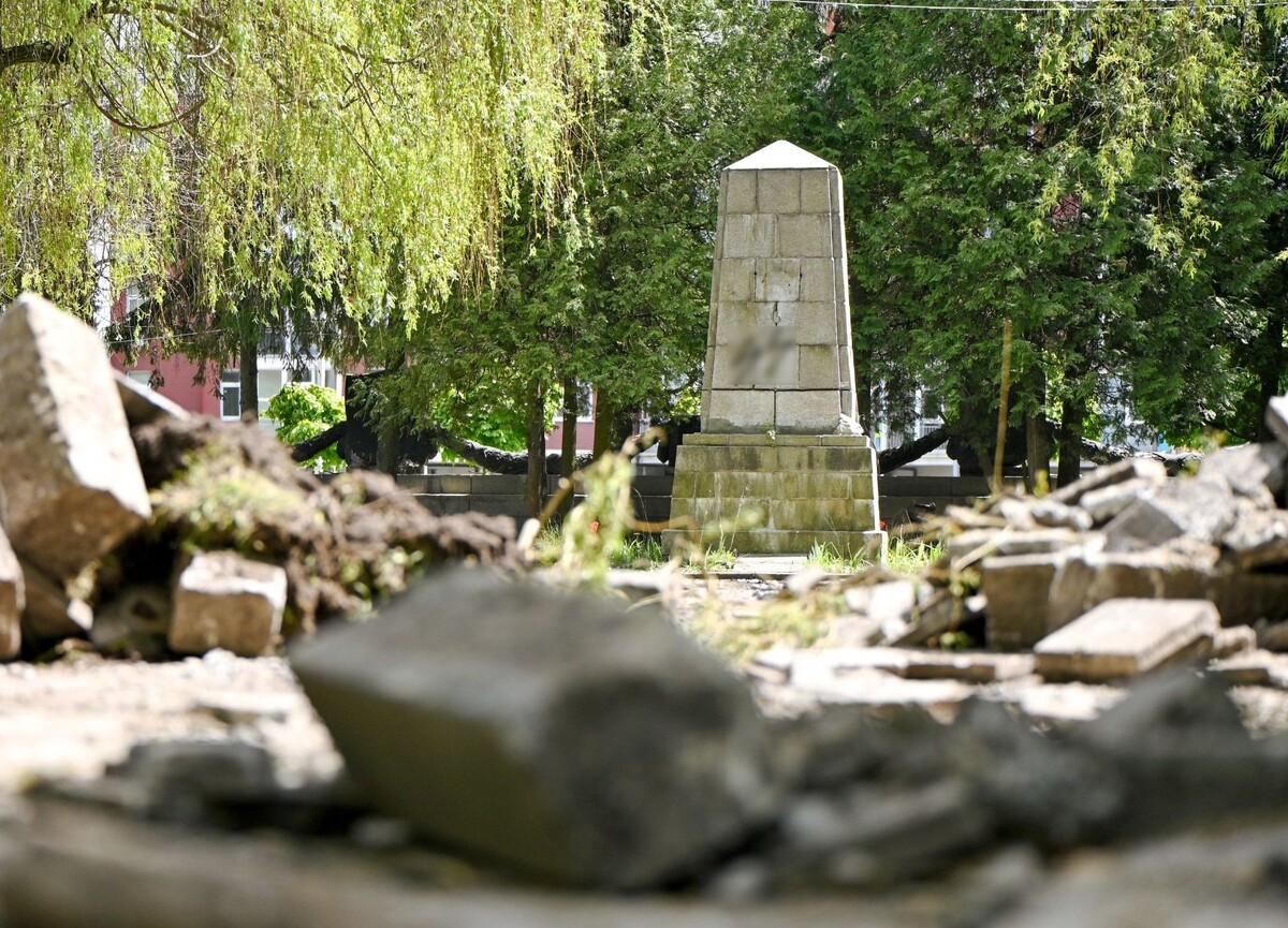    Уничтоженный воинский мемориал «Холм Славы» во Львове / Источник: © Global Look Press