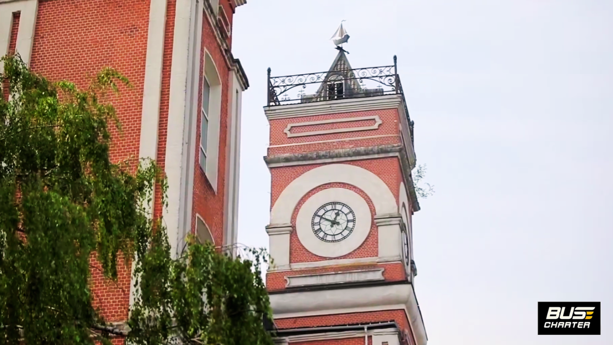 Аренда автобуса и микроавтобуса или минивэна с водителем в Москве посуточно 2025