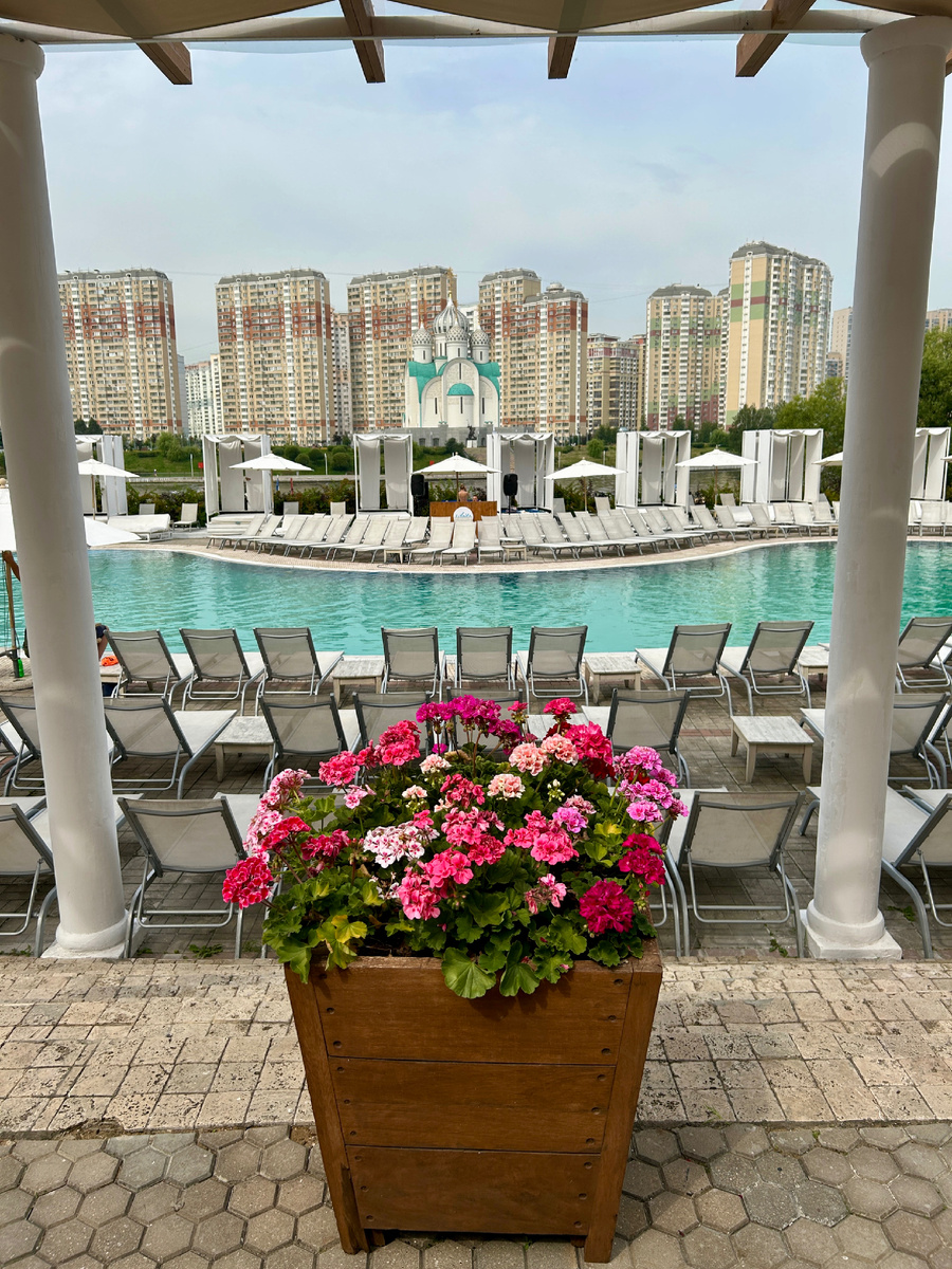 Вид на «детский» бассейн. Фото автора 