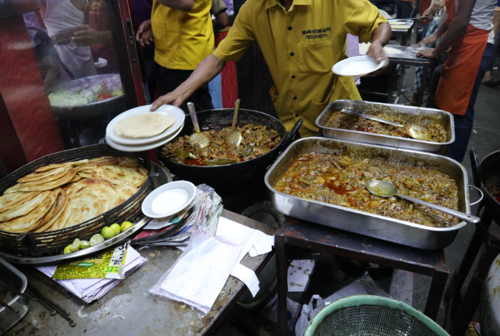 Что там у него в рагу, я и.. я даже и не знаю