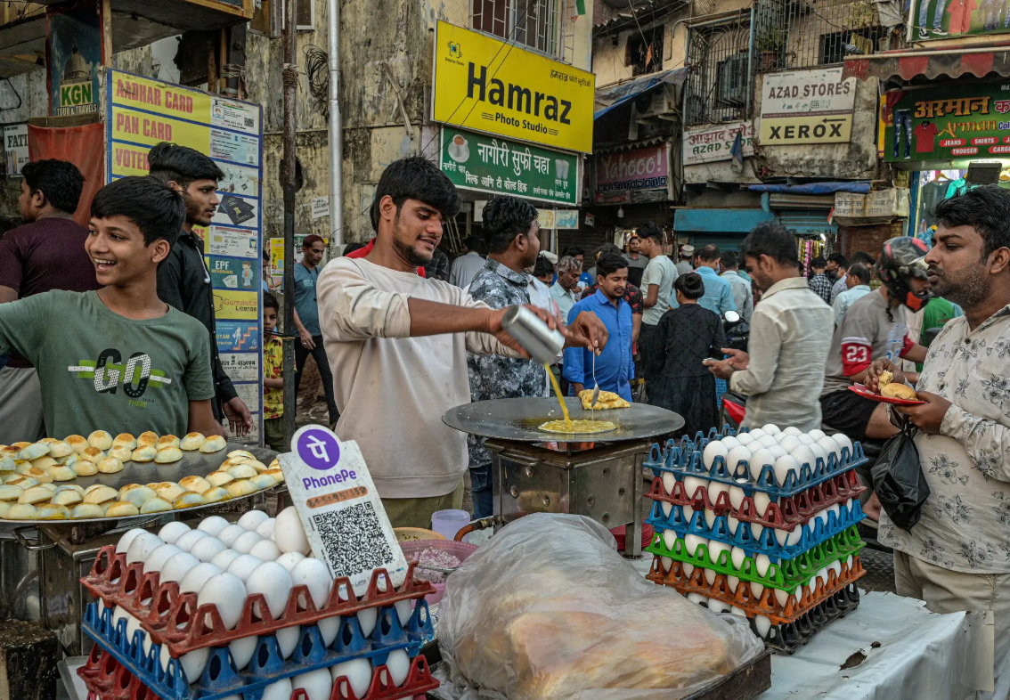 Это киберпанк, грязный рынок и ку ар для онлайн банкинга