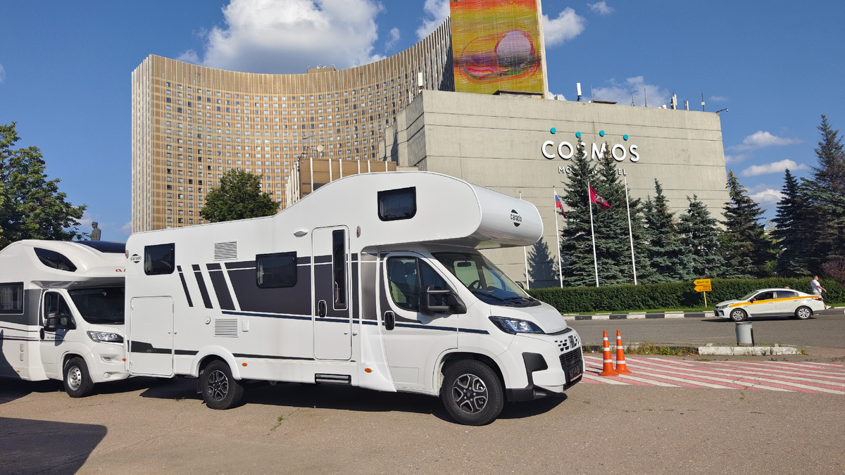 Альковный Автодом Carado A 464  - Яхты на колёсах 