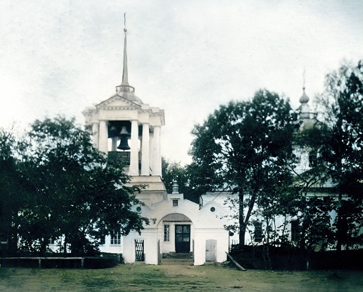 Попробовал покрасить старое фото!