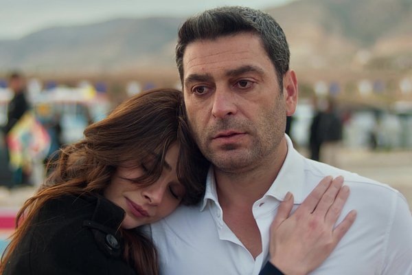 кадр из турецкого сериала "далекий город", яндекс фото