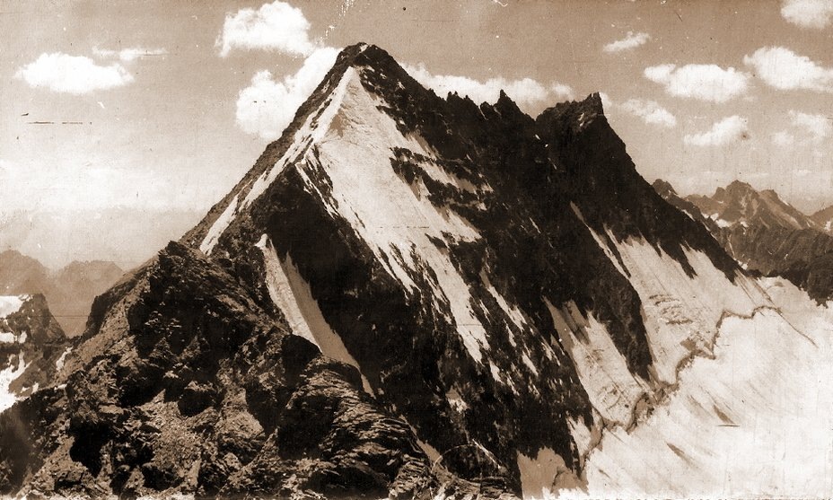 Памир в районе вынужденной посадки самолёта Р-5 / Фото из открытых источников