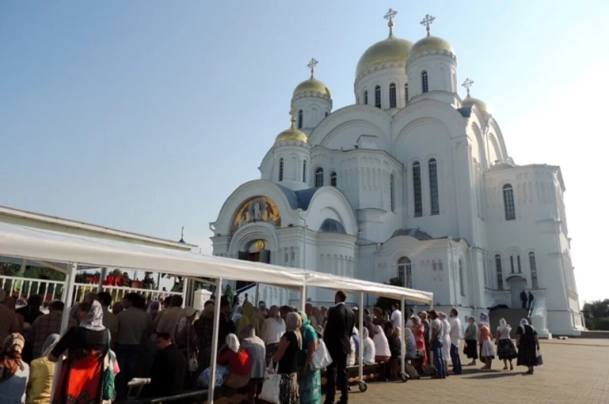    В Дивееве отметили 122 года со дня обретения мощей Серафима Саровского