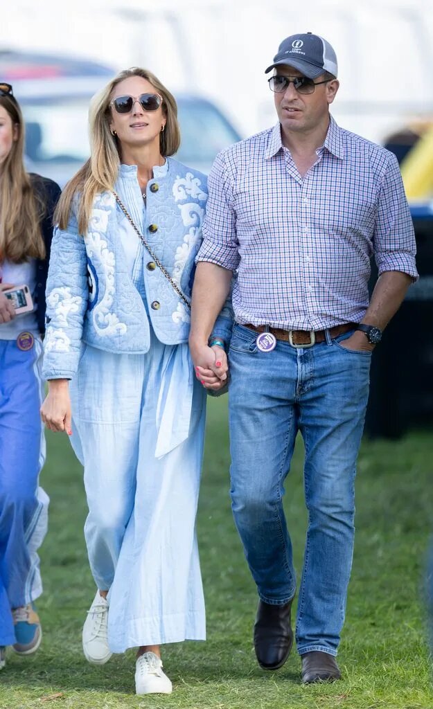 Первый совместный снимок пары на соревнованиях по конному спорту в Бадминтоне в мае 2024 года