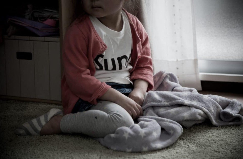 Дети-мукосеки живут нередко в деревнях, где не нужен детский сад и всякие документы