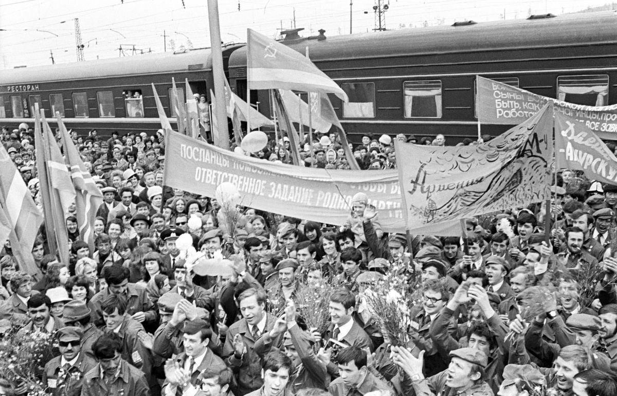 Из Москвы уезжают первые строители на БАМ, 27 апреля 1974 года. Источник: Документальный проект РЖД «БАМ-50»