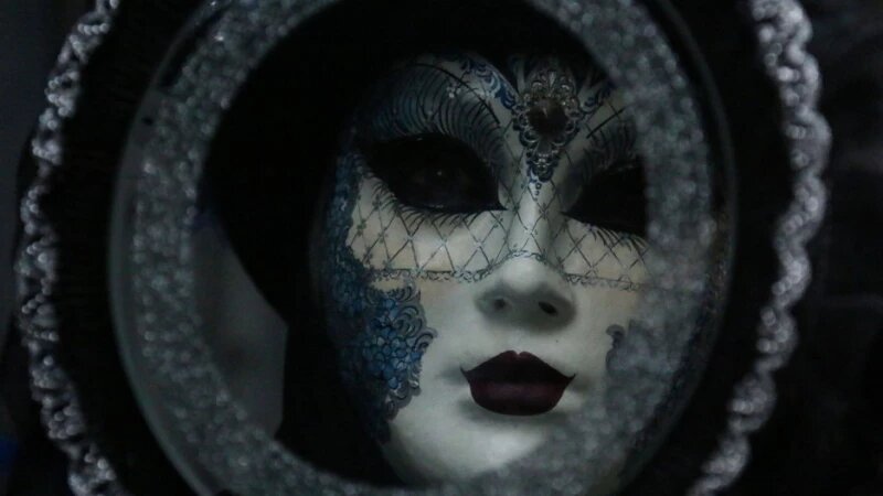     Маска. Зеркало СС0