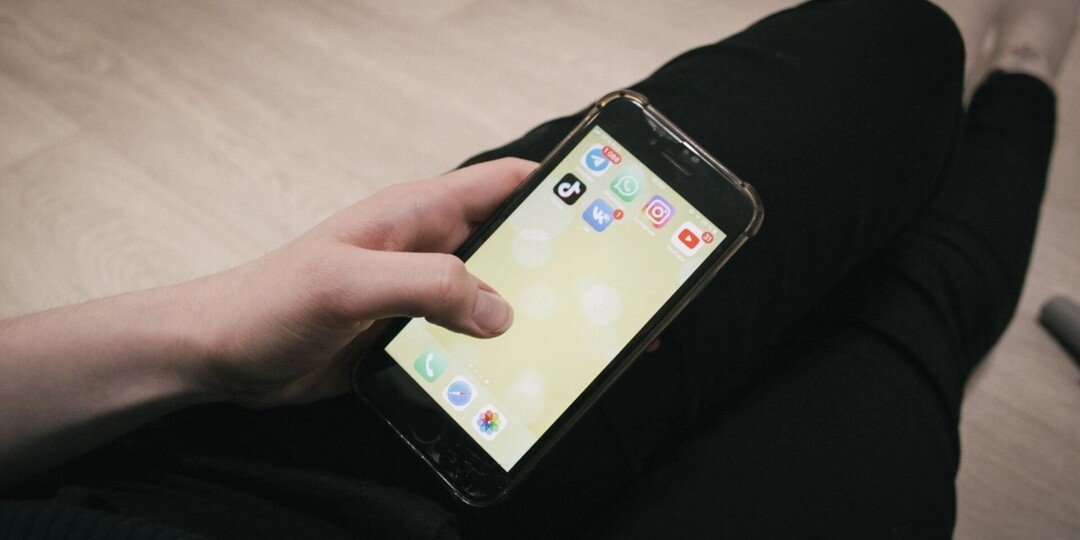 МАХимально неудобно? Учитель о том, какая судьба ждет новый мессенджер в школах