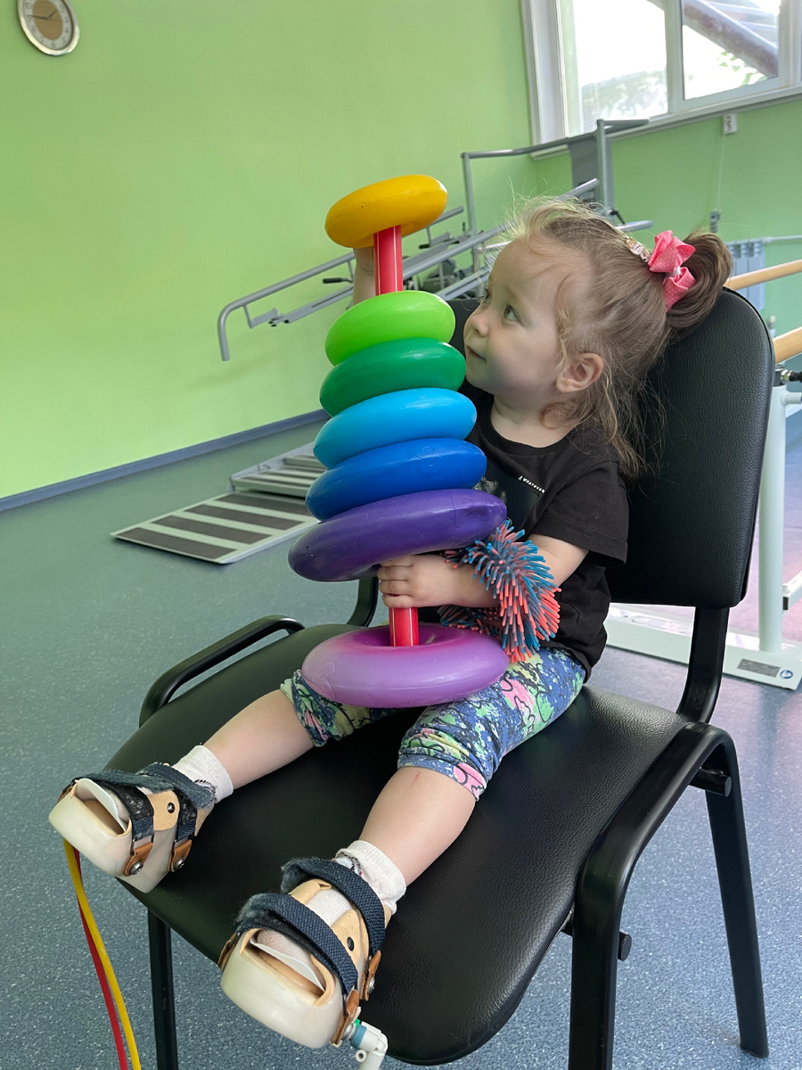 Это тренажеры для ног. Какой-то массаж, как я понимаю 