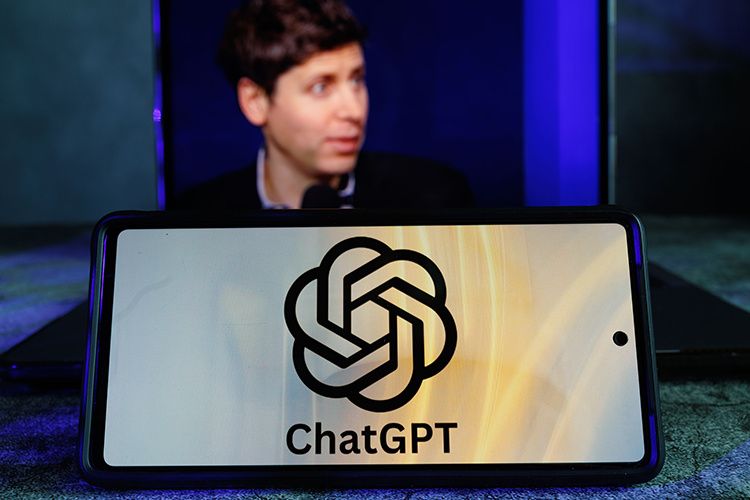    Сэм Альтман на подкасте с американским стендап-комиком Тео Воном рассказал, что сам почувствовал себя бесполезным, когда GPT-5 мгновенно решил сложную проблему.   
Фото: © May James/Keystone Press Agency / www.globallookpress.com