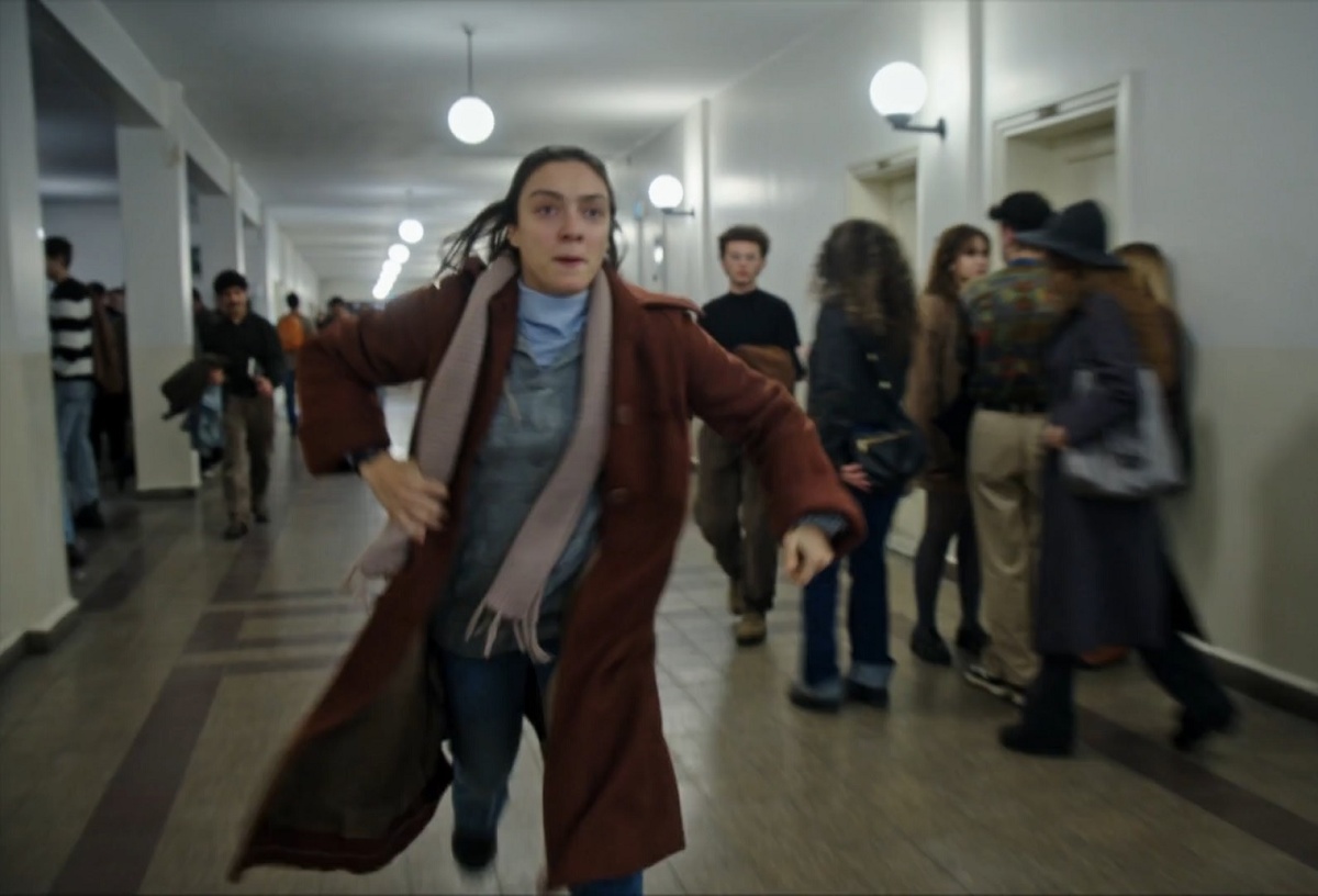 Студентка Фадиме Четин опаздывает на лекцию.