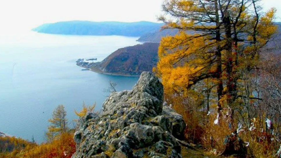 Листвянка осенью