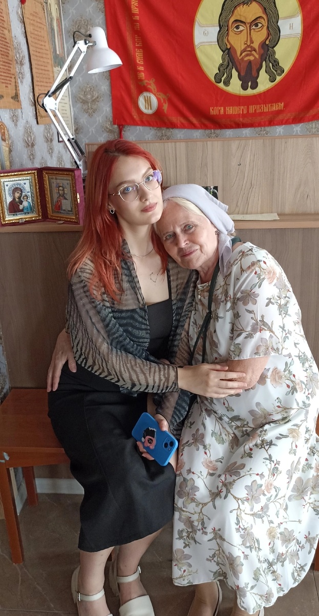 Даша с бабушкой. 