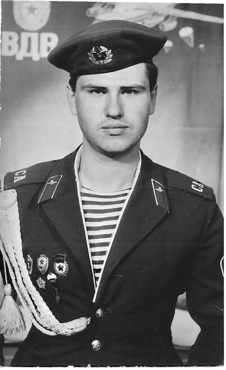 Художник Дмитрий Кустанович