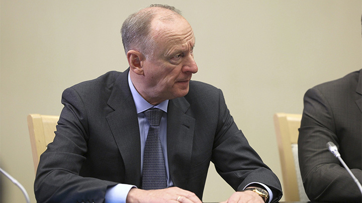    Патрушев уверен в том, что Запад продолжает душить Россию в прилегающих акваториях. Фото: Mikhail Metzel/Kremlin Pool