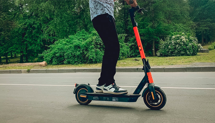 Управление самокатом в состоянии алкогольного опьянения наказывается штрафом от 1000 до 1500 рублей. Фото: Ася Шарапова, 1MI