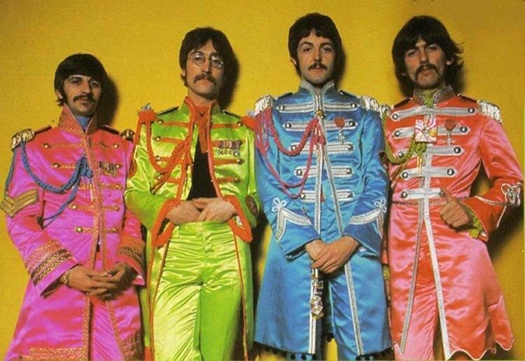 Секреты Sgt. Pepper’s: кто был настоящим сержантом, как создавалась обложка и другие тайны легендарного альбома The Beatles