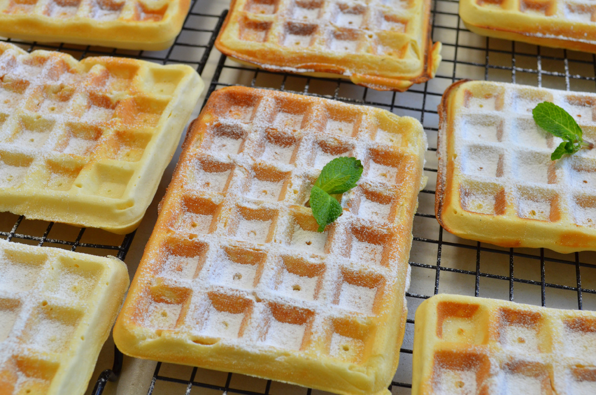 Выход вафель 10-11 штук
вес одной вафли 110-105 гр