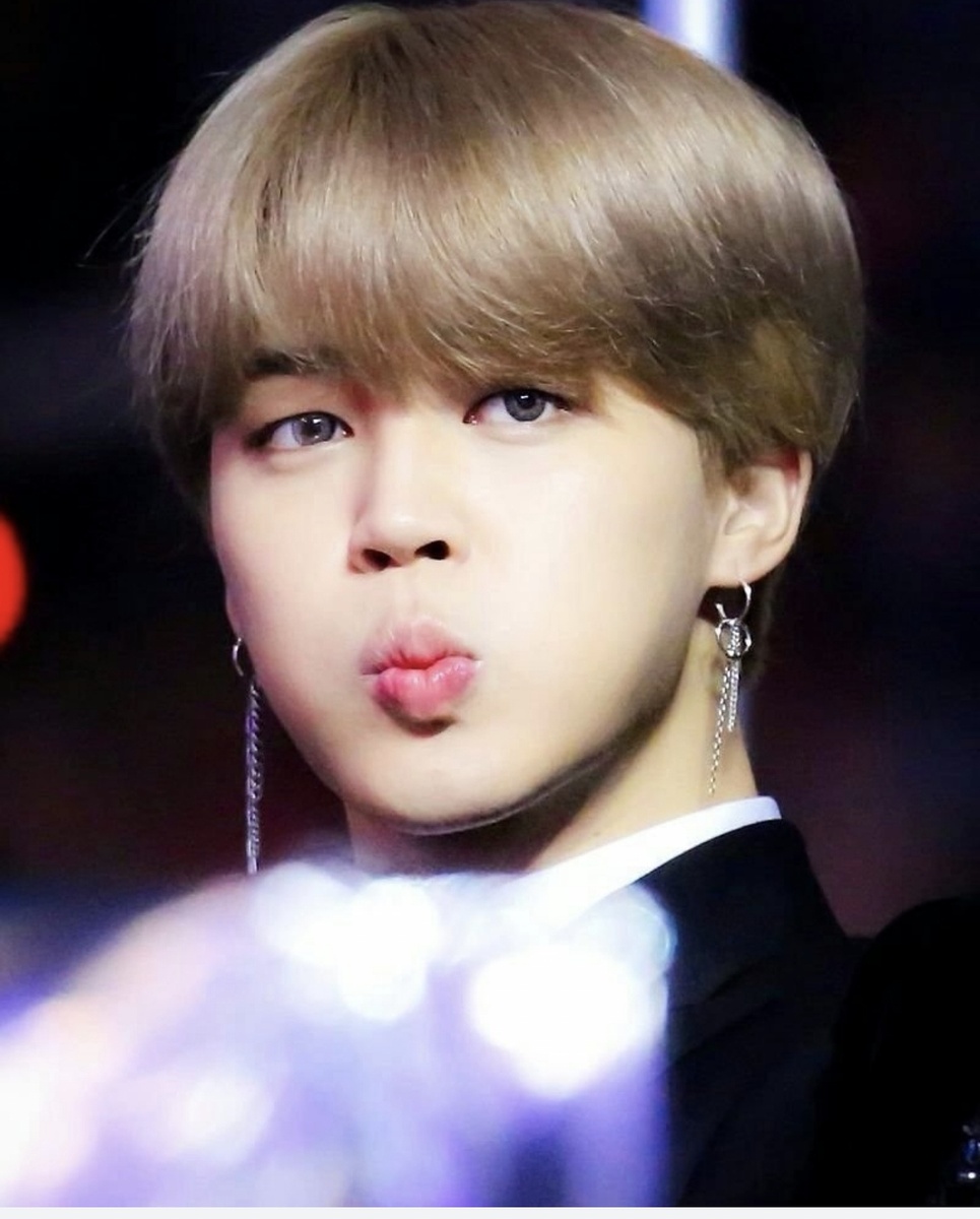 -Ну не знаю, мне легко отказаться! - Дык, стаж, детка! Стаж отказа против стажа ночного жора! Аааааа! 