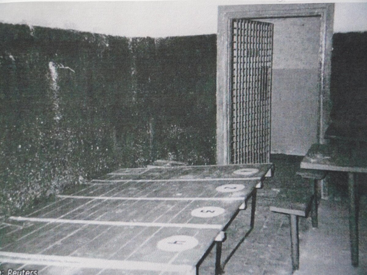 Камера гауптвахты...