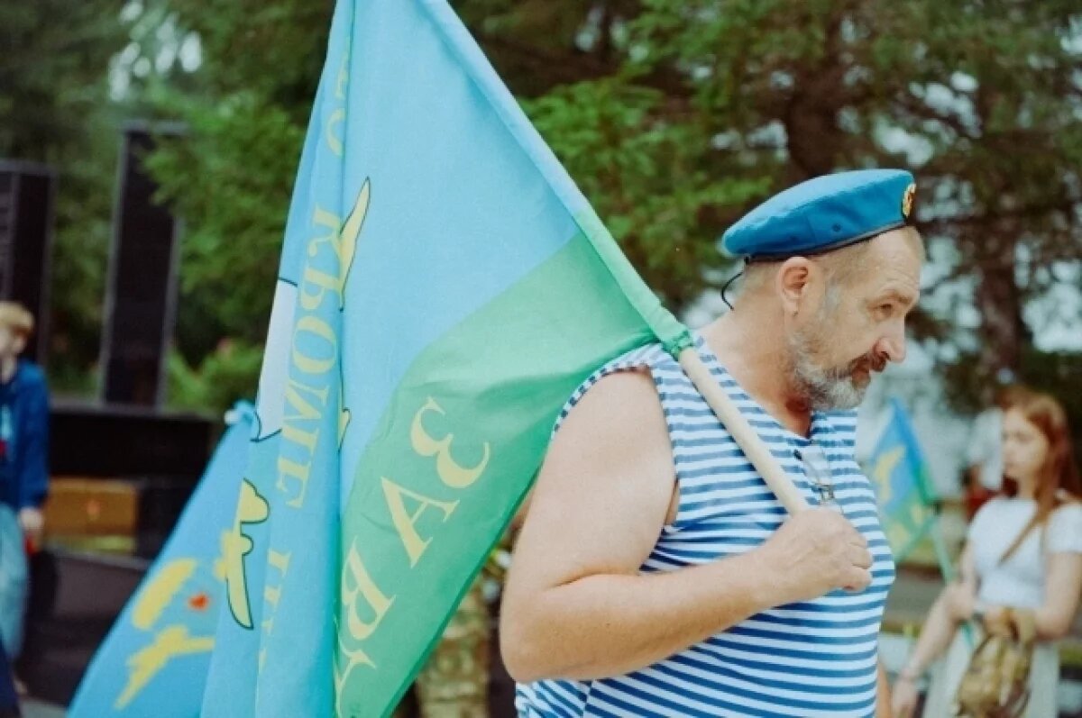    Митинг и автопробег состоялись в Томске в День ВДВ