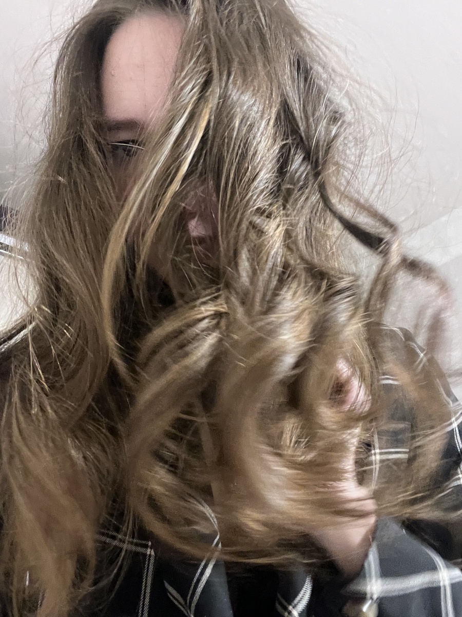 Вот такие кудри у меня были с лаком. Пока доехала до работы - сосули 