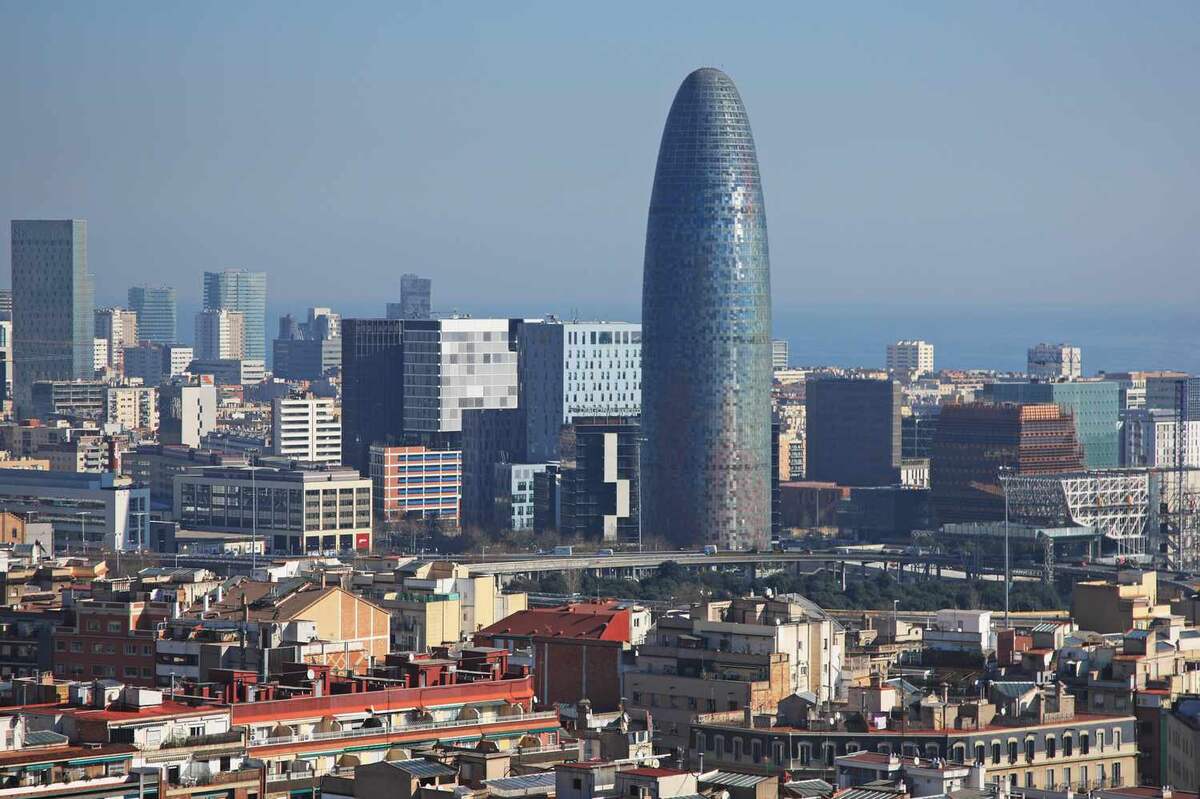 Башня Агбар (Torre Agbar) в Барселоне, Жан Нувель, 2005