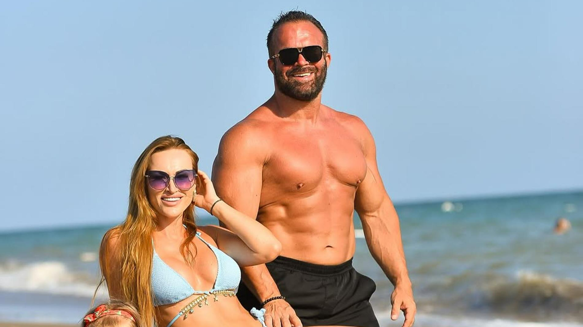    Бела Кати с женой. Фото: Инстаграм (запрещён в РФ)