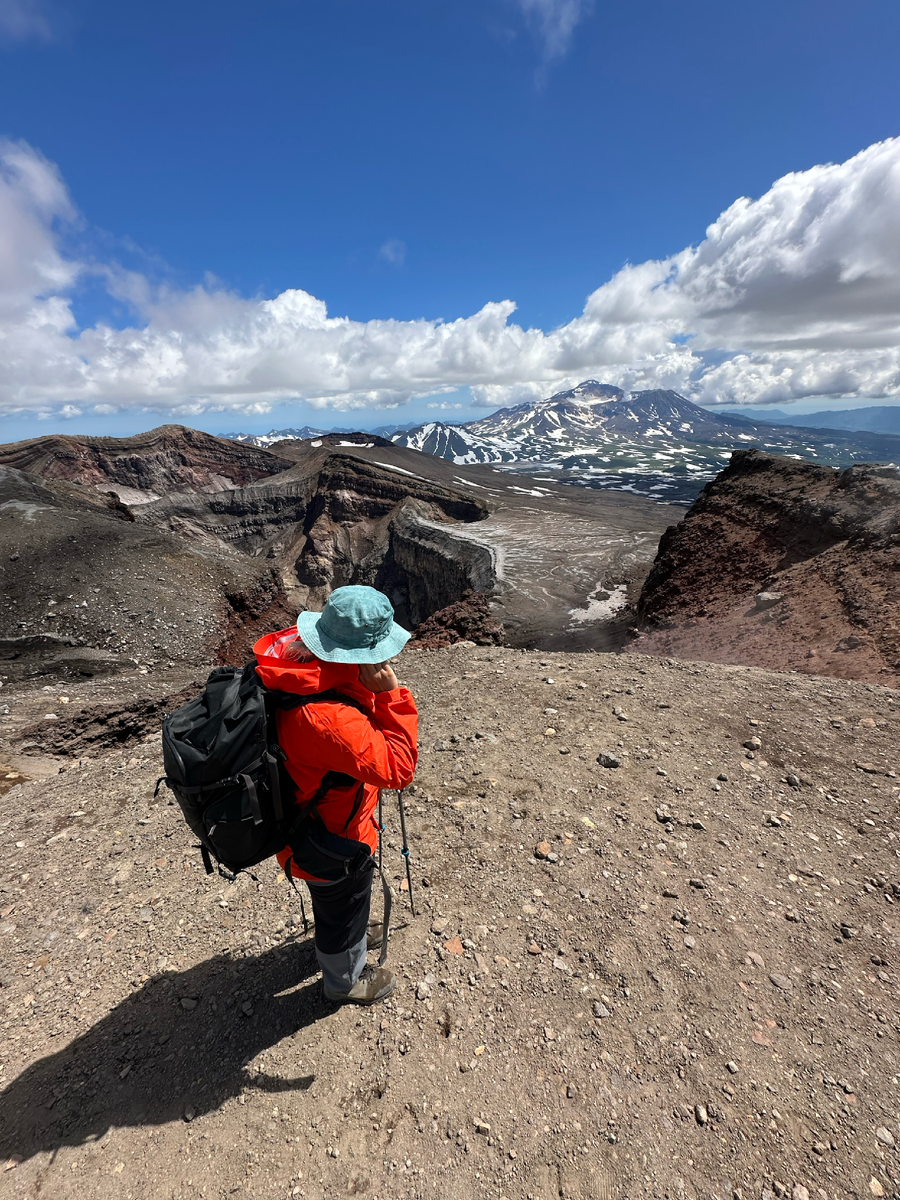 Вид на вулкан Мутновский.