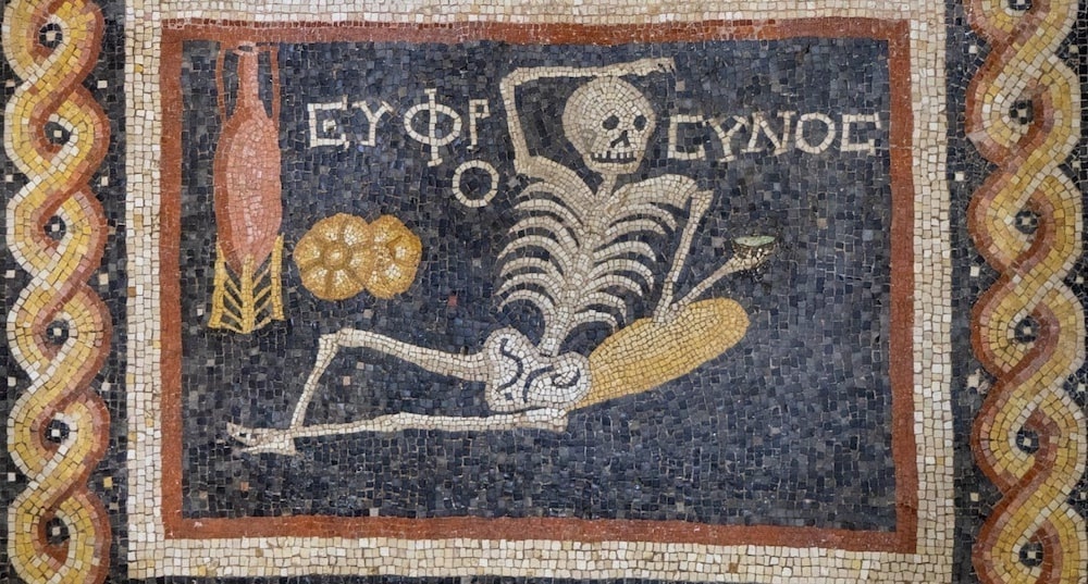 via @archaeologyart