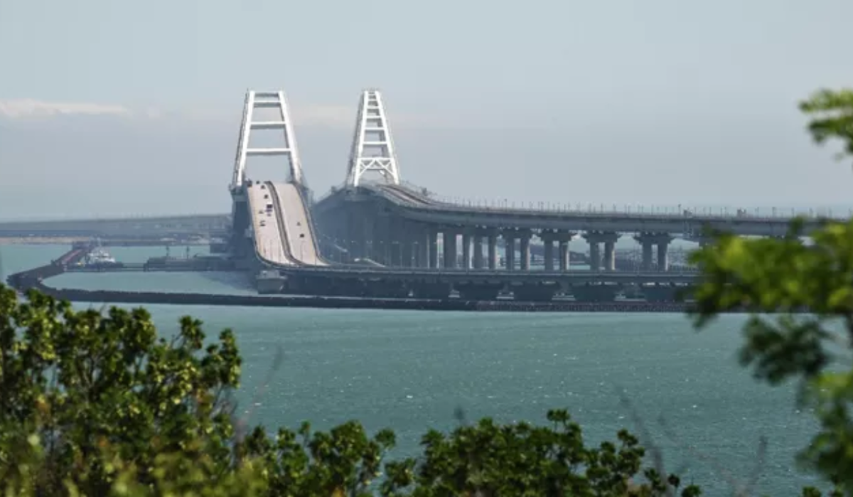     Крымский мост. Источник: ria.ru Автор фото: Константин Михальчевский