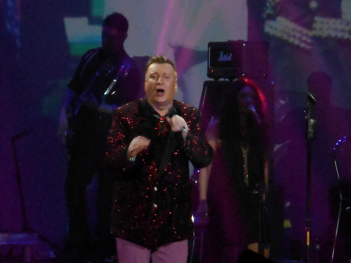 С. Пенкин исполняет песню на стихи Пастернака "Свеча горела" , фото автора, 2016 г.