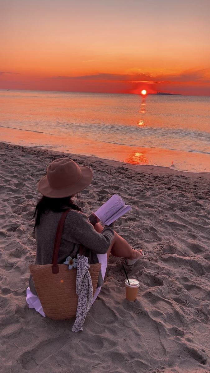 Закат в Зеленоградске — единственное место, где я чувствую себя успешной, просто залипая у моря.