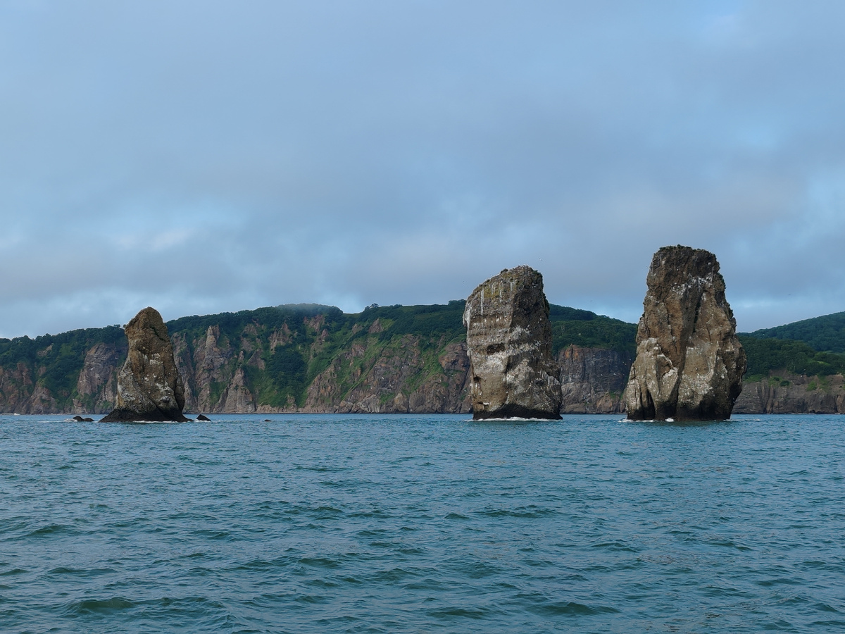 Скалы «Три брата». Фейк об их разрушении разошёлся по интернету 