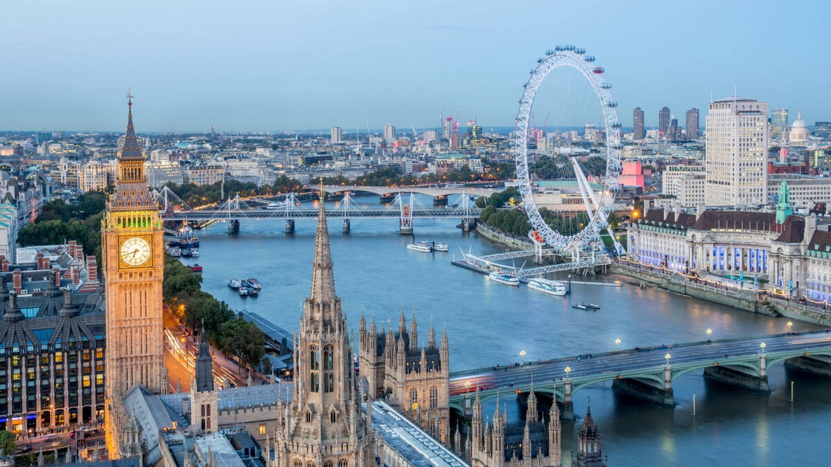 Панорама Лондона. Из: Названия стран и столиц Великобритании...bloshinijrynok.ru