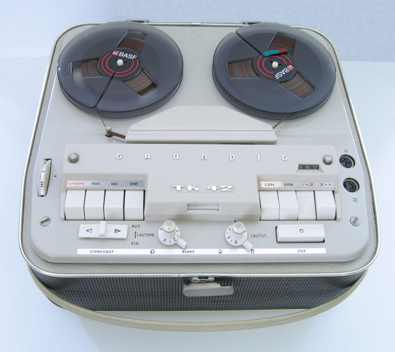 Grundig TK42 tape recorder  Фото: Википедия

