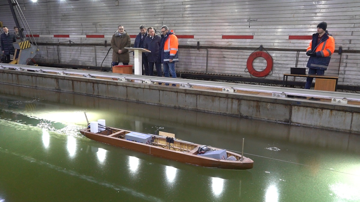 Ледовый опытовый бассейн в ААНИИ