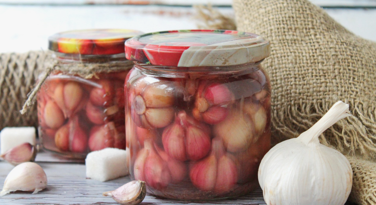 чеснок в банке